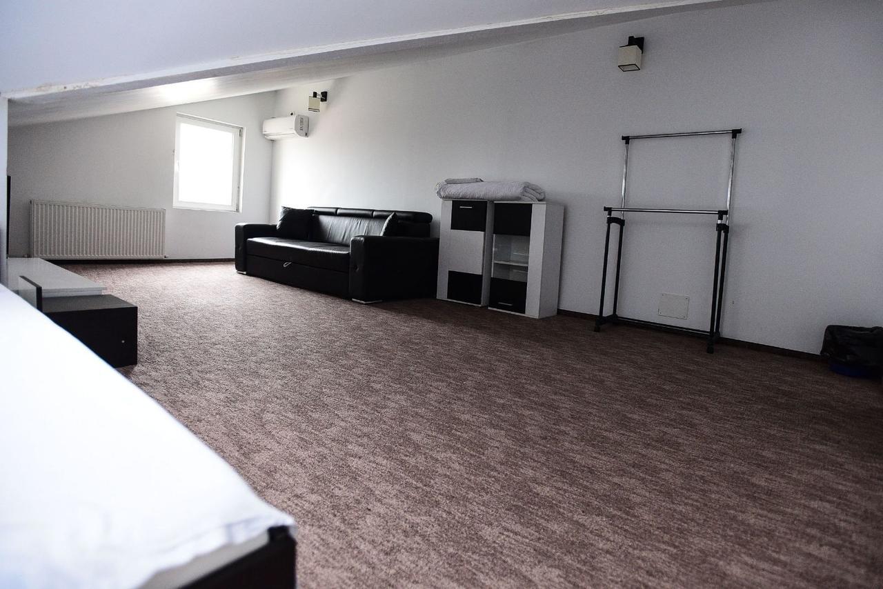 Mbi Buget Appartement Craiova Buitenkant foto