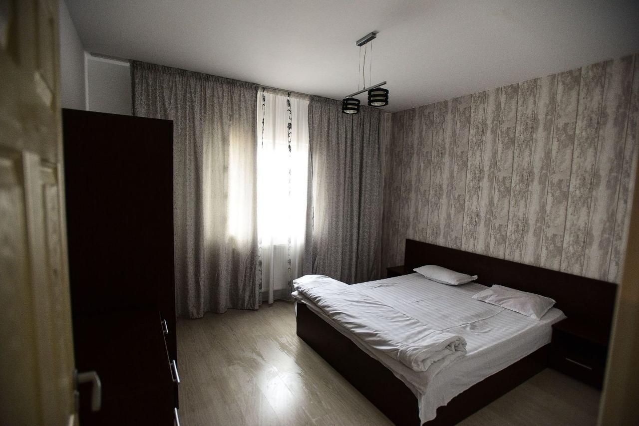 Mbi Buget Appartement Craiova Buitenkant foto